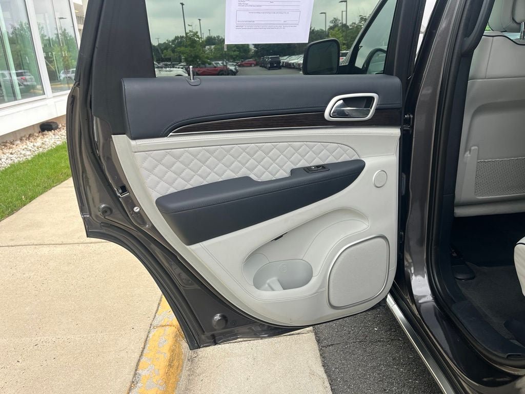 Used 2021 Jeep Grand Cherokee Summit AWD/4WD image 19