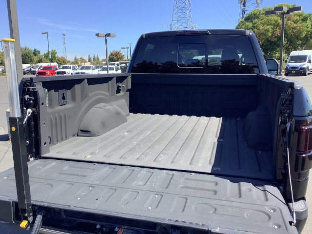 Used 2017 Ford F150 Lariat w/ Equipment Group 501A Mid AWD/4WD image 32