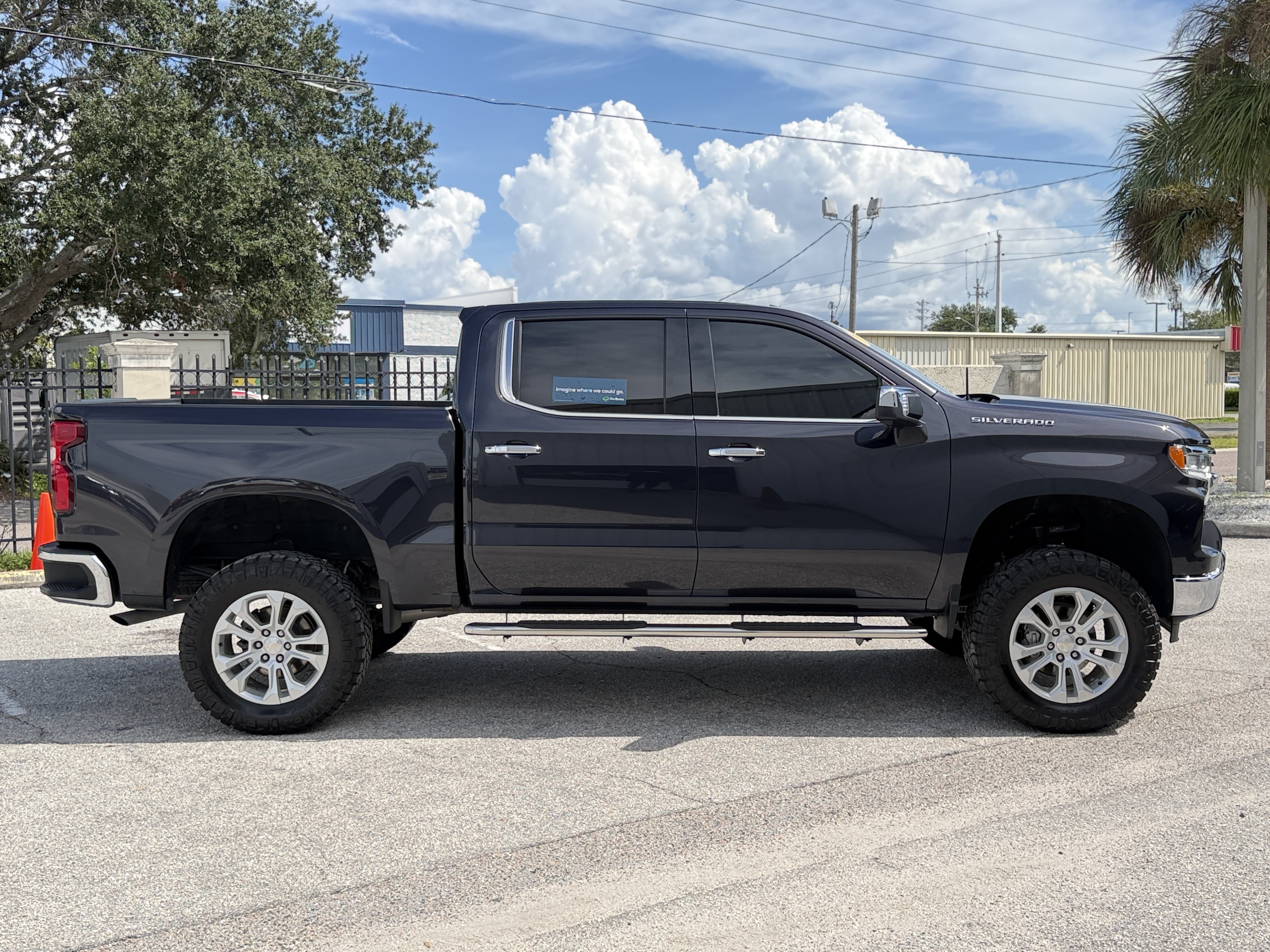Used 2023 Chevrolet Silverado 1500 LTZ AWD/4WD image 6