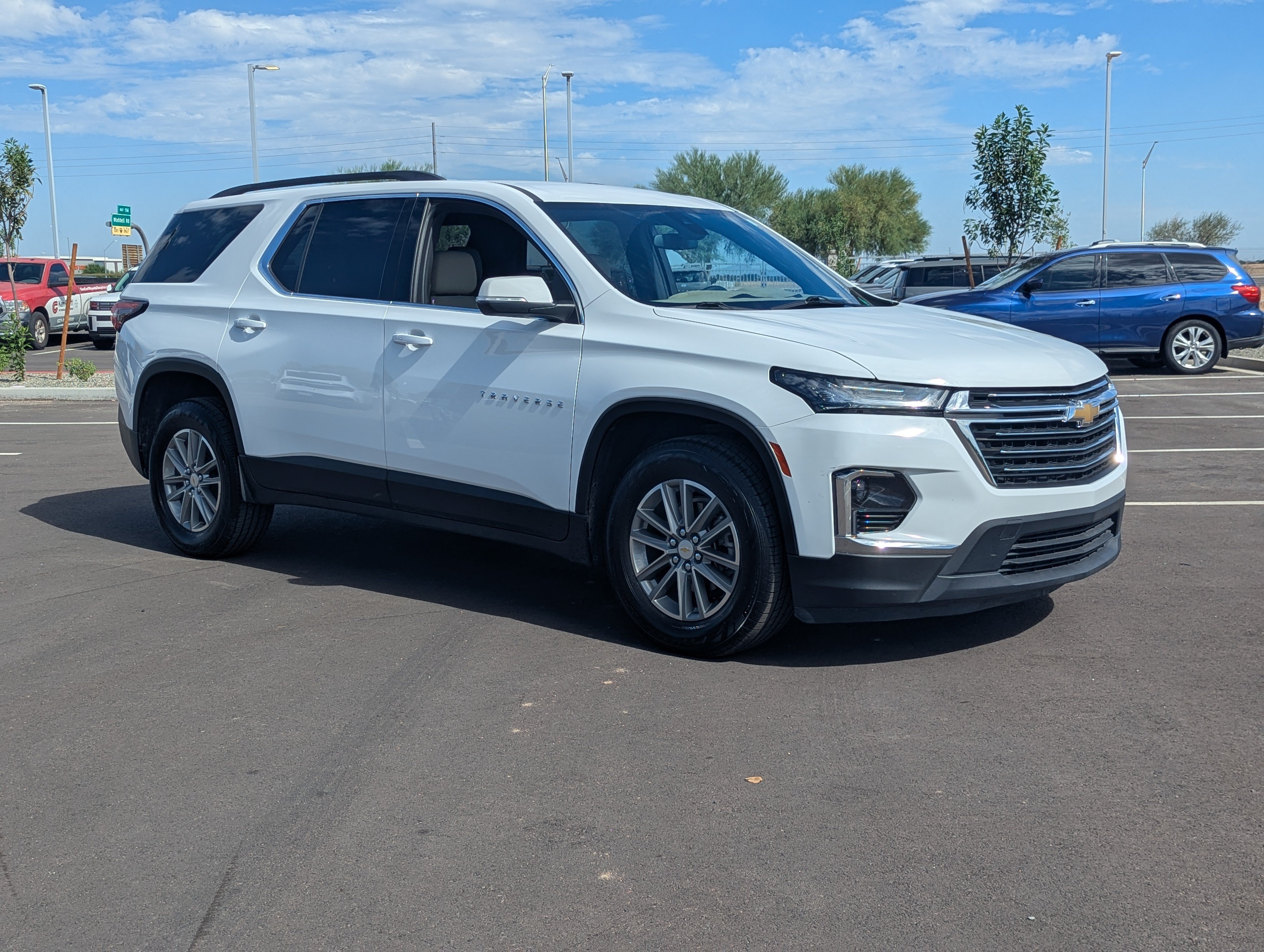 Used 2023 Chevrolet Traverse LT AWD/4WD image 36