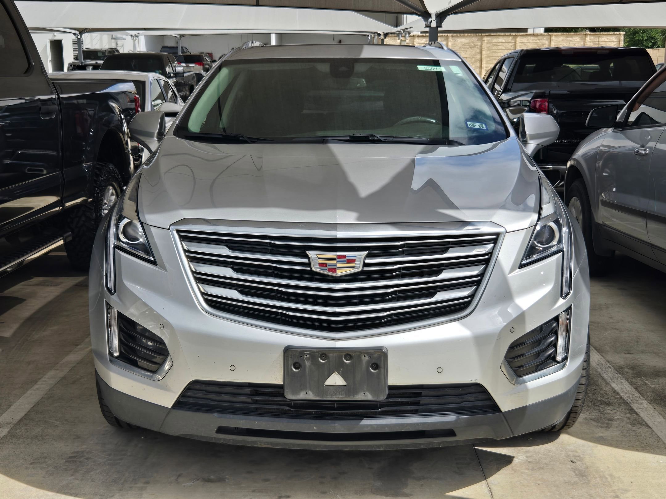 Used 2019 Cadillac XT5 Luxury FWD image 2
