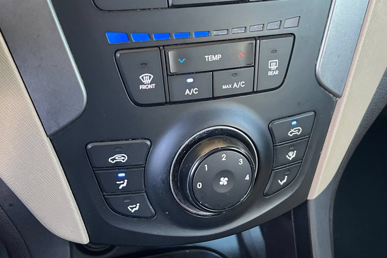 Used 2013 Hyundai Santa Fe Sport 2.0T FWD image 19