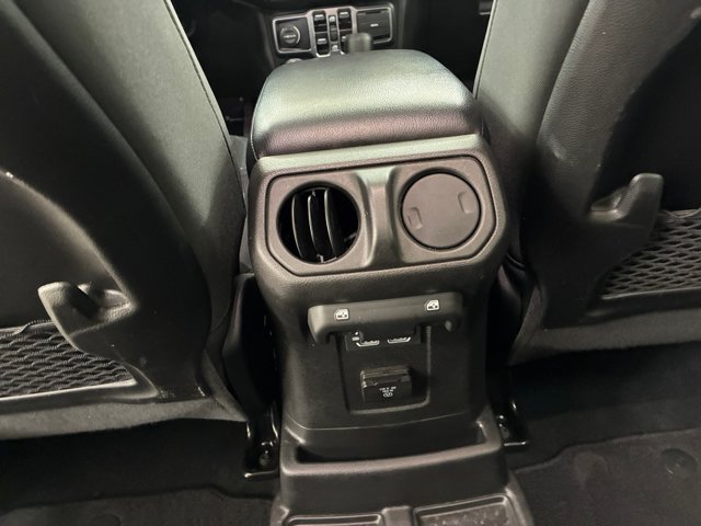 Used 2024 Jeep Wrangler Unlimited Rubicon 4xe AWD/4WD image 19
