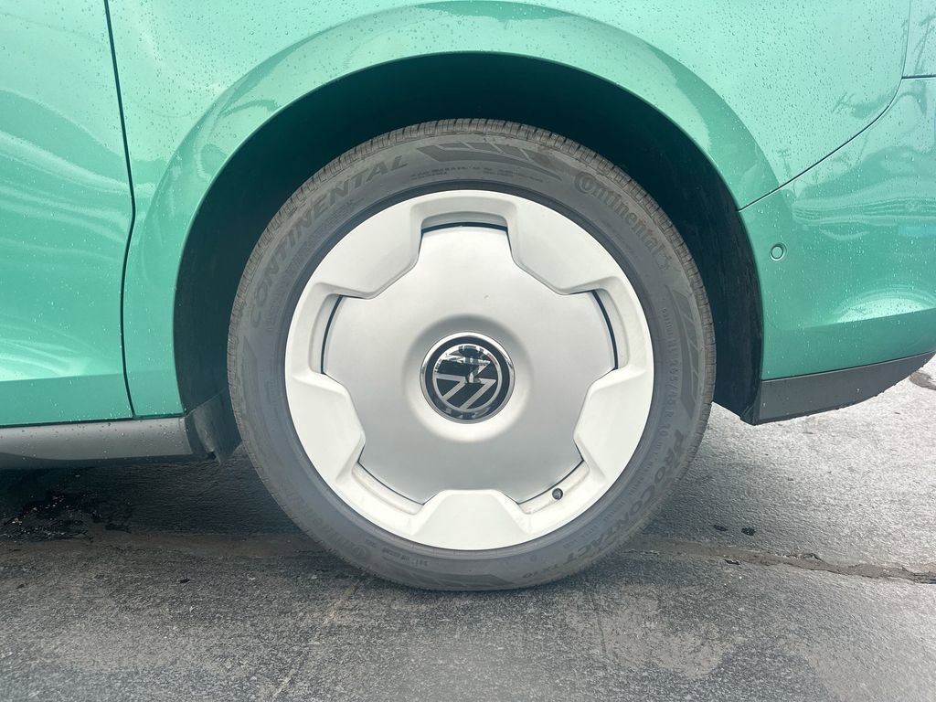 New 2025 Volkswagen ID. Buzz 1st Edition image 37