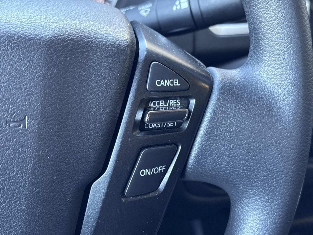 Used 2023 Nissan Frontier SV image 28
