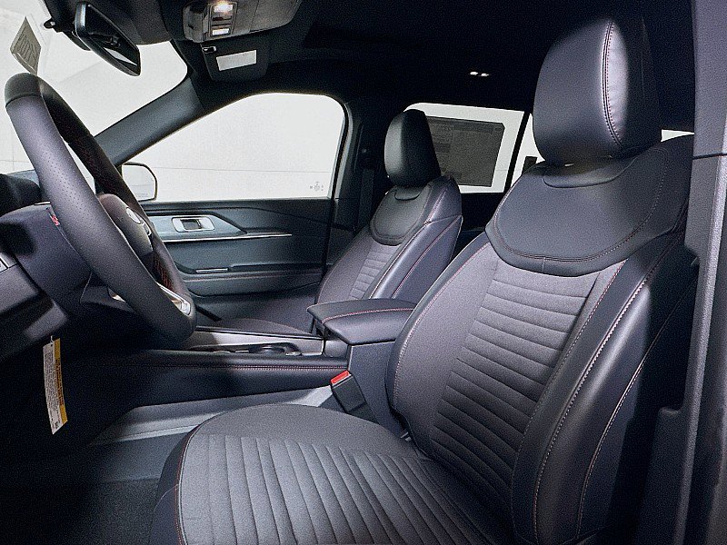 New 2026 Ford Explorer ST-Line w/ ST-Line Street Pack image 8