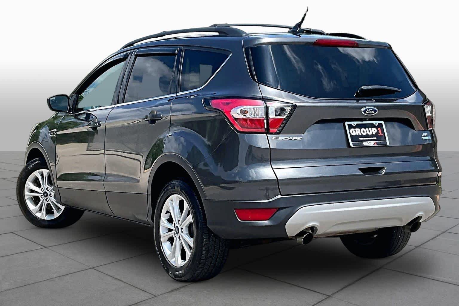 Used 2018 Ford Escape SE w/ SE Sync 3 Package AWD/4WD image 12