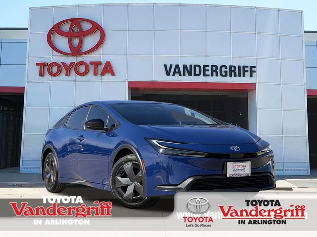 Used 2025 Toyota Prius LE image 1