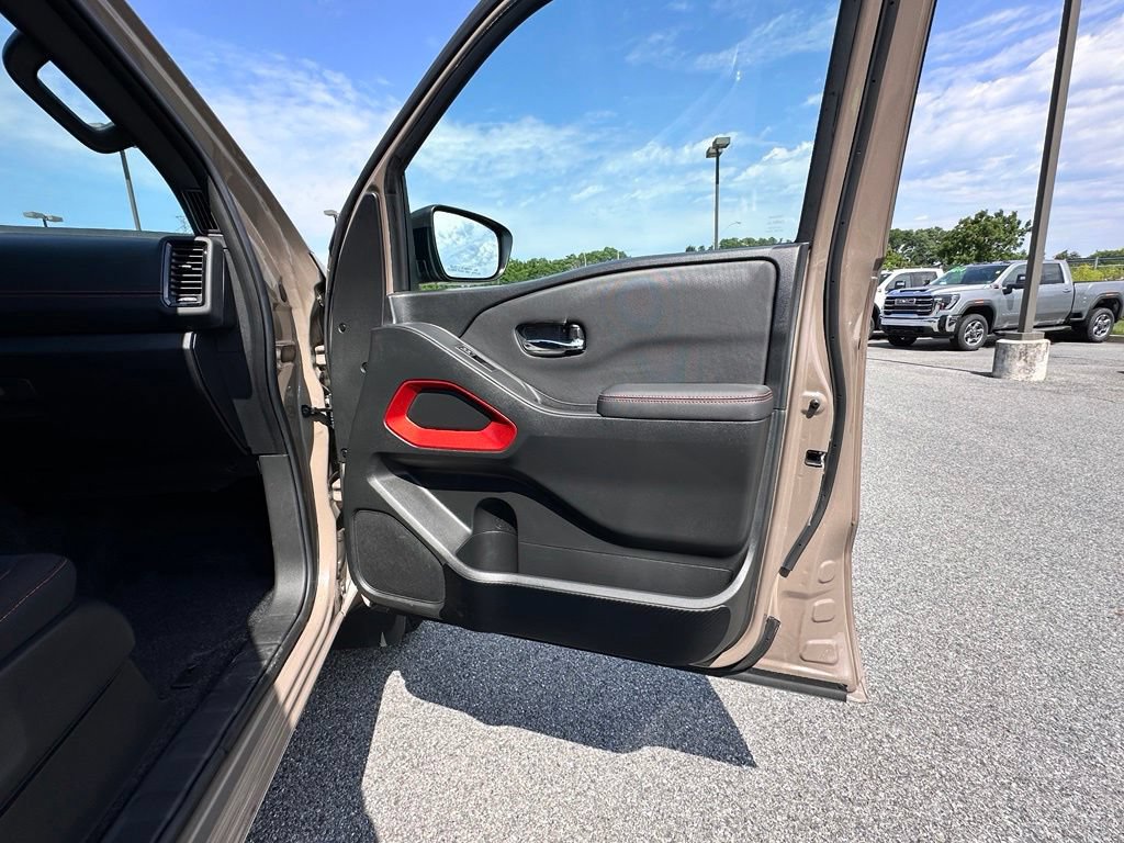 Used 2024 Nissan Frontier PRO-4X w/ Off-Road Protection Package AWD/4WD image 15