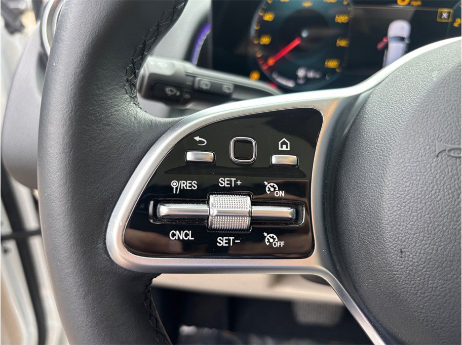 Used 2022 Mercedes-Benz GLB 250 image 26