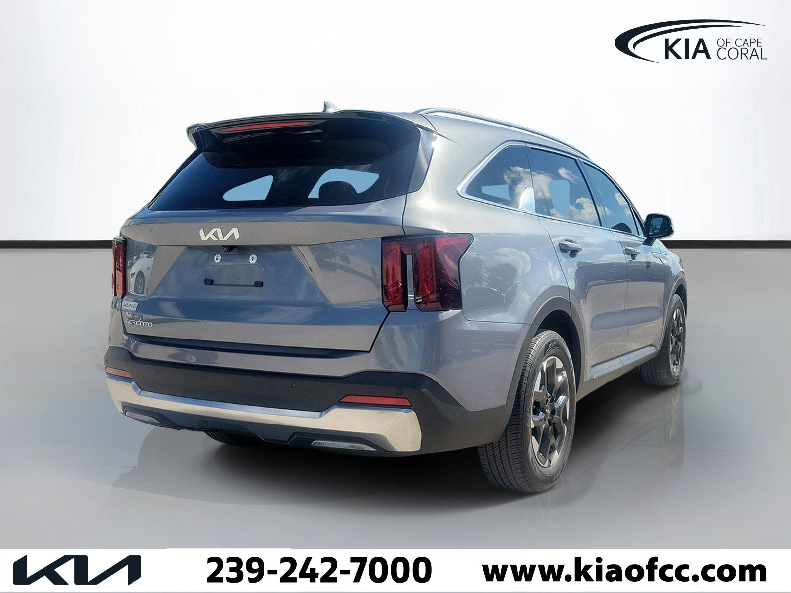 Certified 2025 Kia Sorento S FWD image 4