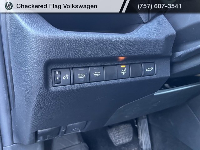 Used 2023 Toyota RAV4 XLE Premium image 17