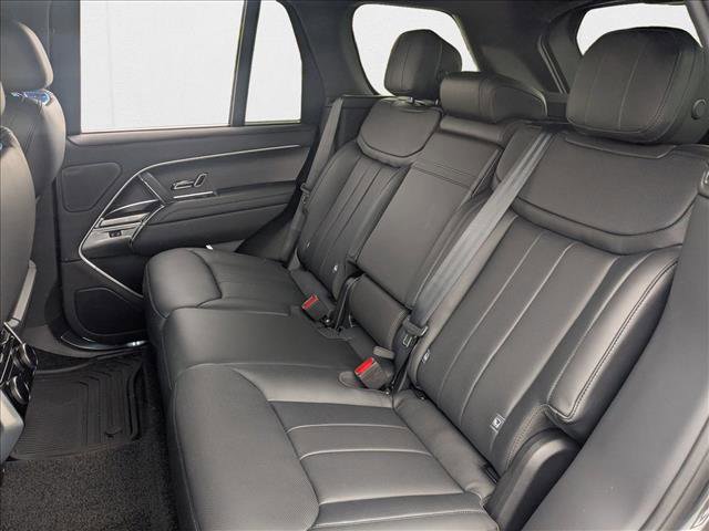 New 2025 Land Rover Range Rover SE image 16