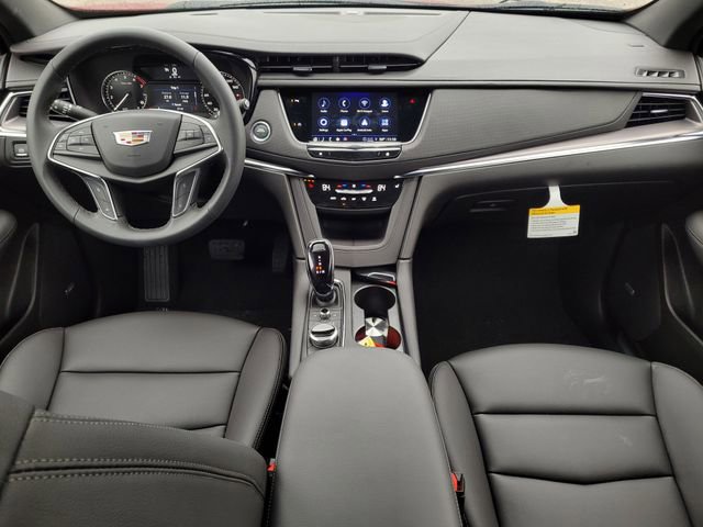 New 2026 Cadillac XT5 Luxury w/ LPO, ONYX Package image 12