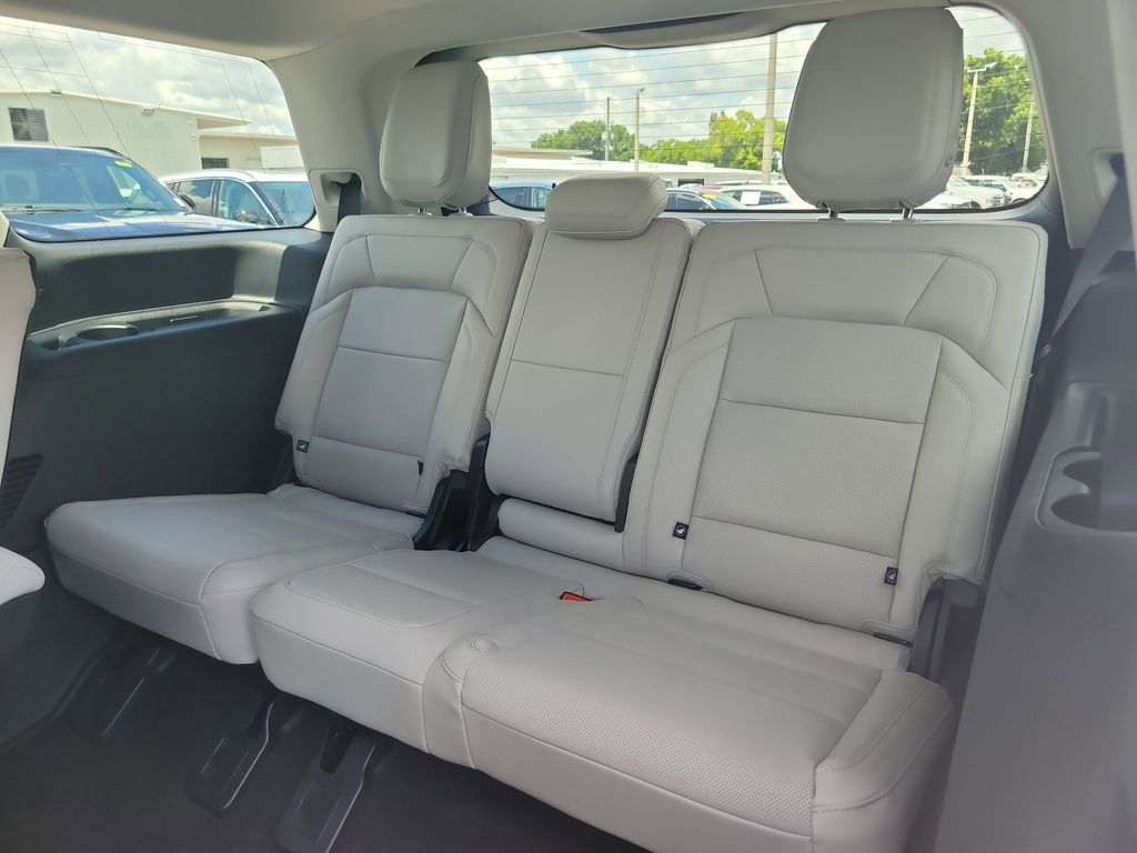 Used 2026 Lincoln Navigator Premiere AWD/4WD image 14