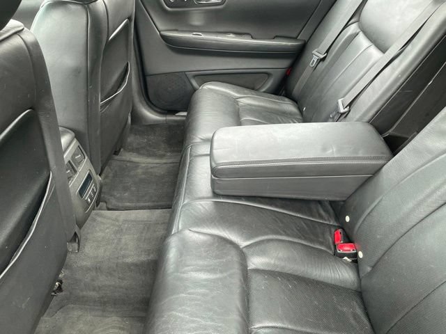 Used 2009 Cadillac DTS w/ Platinum Edition FWD image 4