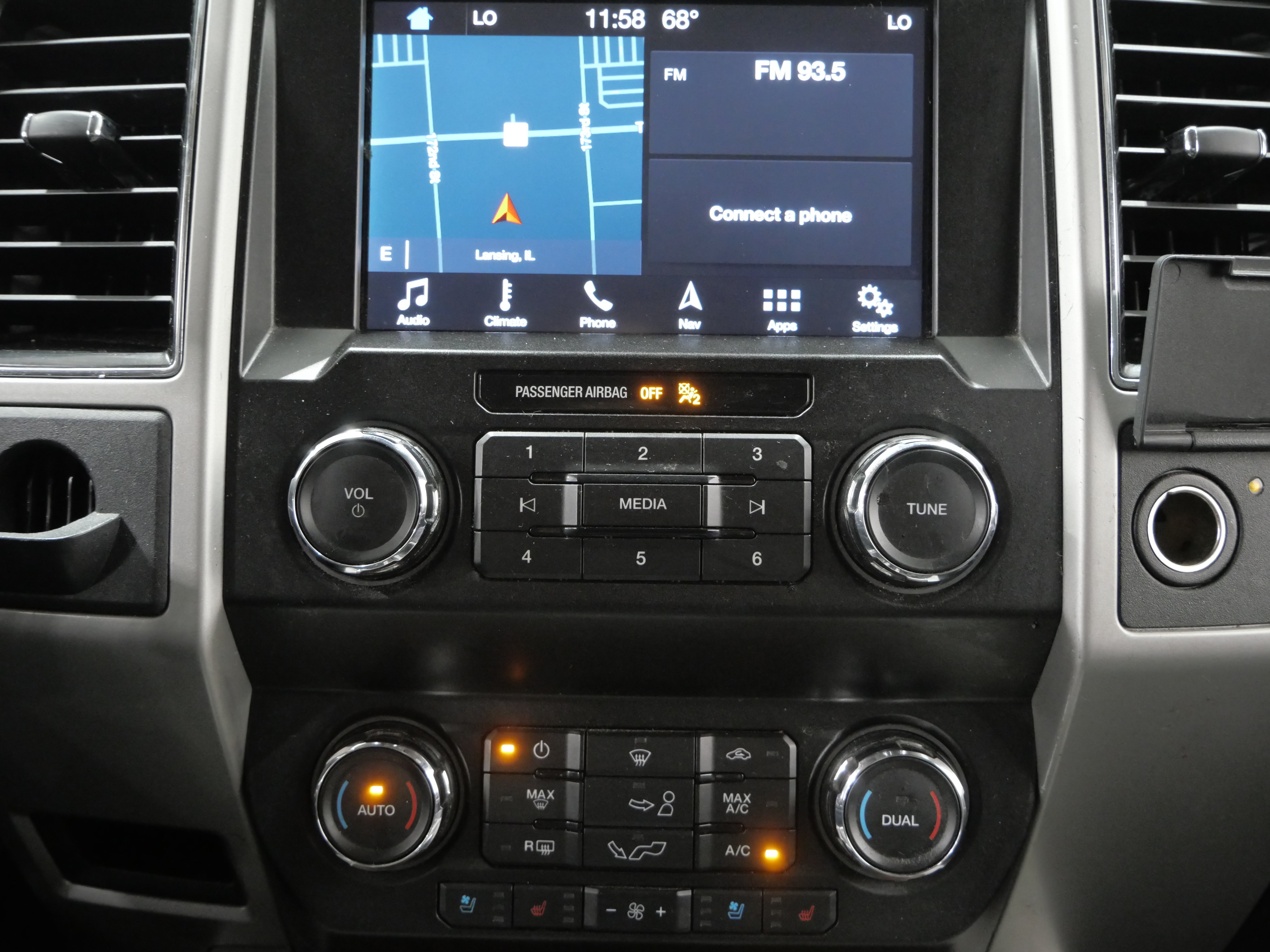 Used 2019 Ford F150 Lariat RWD image 19