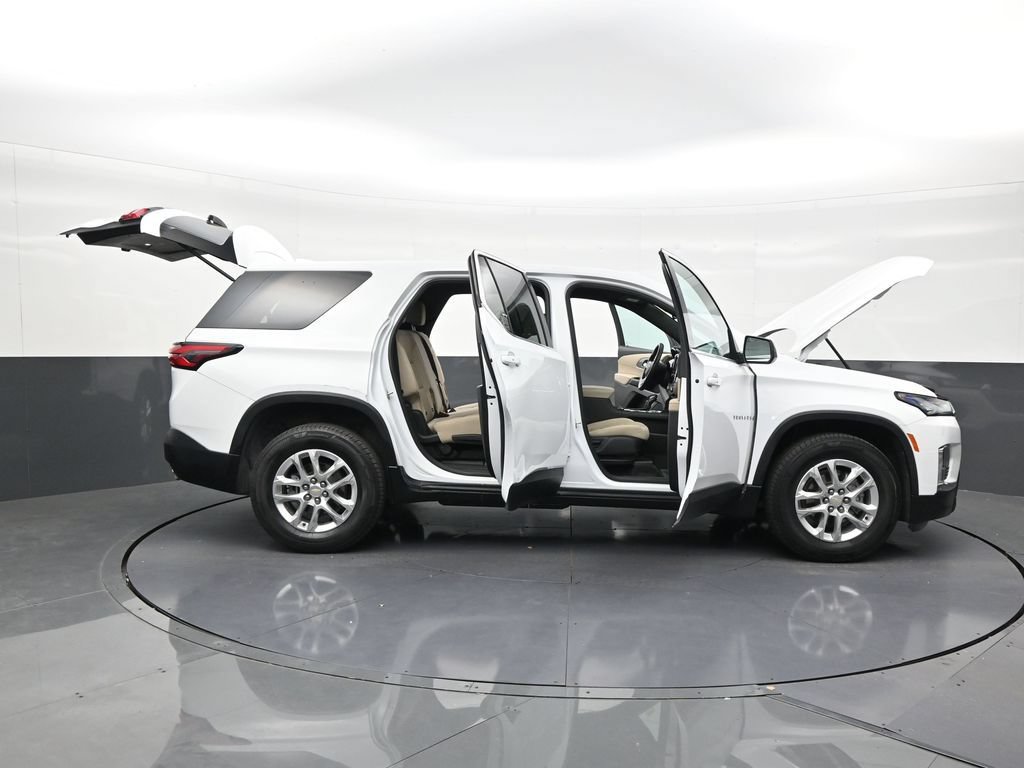 Used 2023 Chevrolet Traverse LS FWD image 21