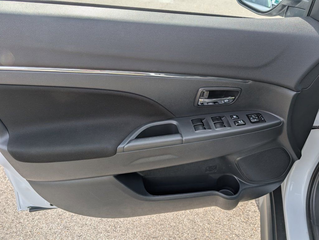 Used 2024 Mitsubishi Outlander Sport ES AWD/4WD image 15