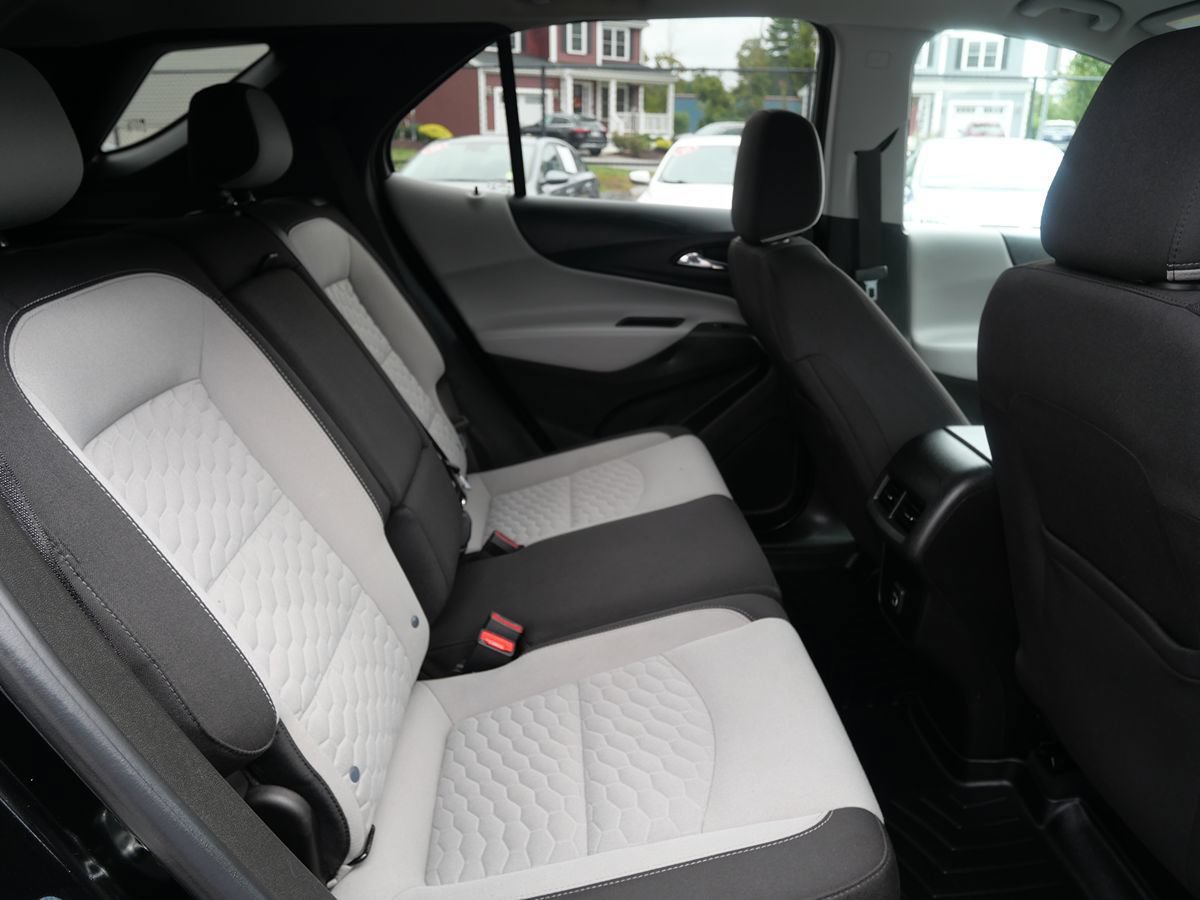 Used 2021 Chevrolet Equinox LS AWD/4WD image 27