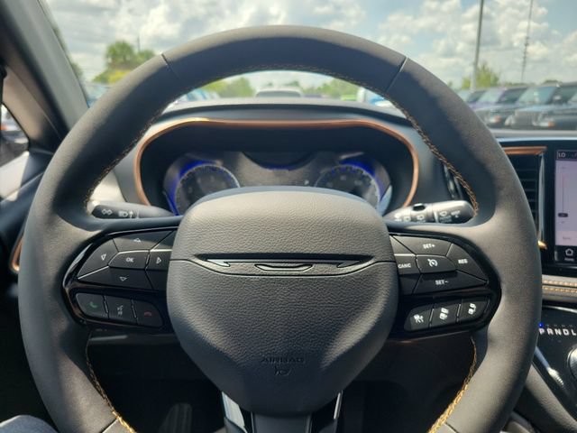 New 2027 Chrysler Pacifica Pinnacle w/ Theater Group FWD image 17
