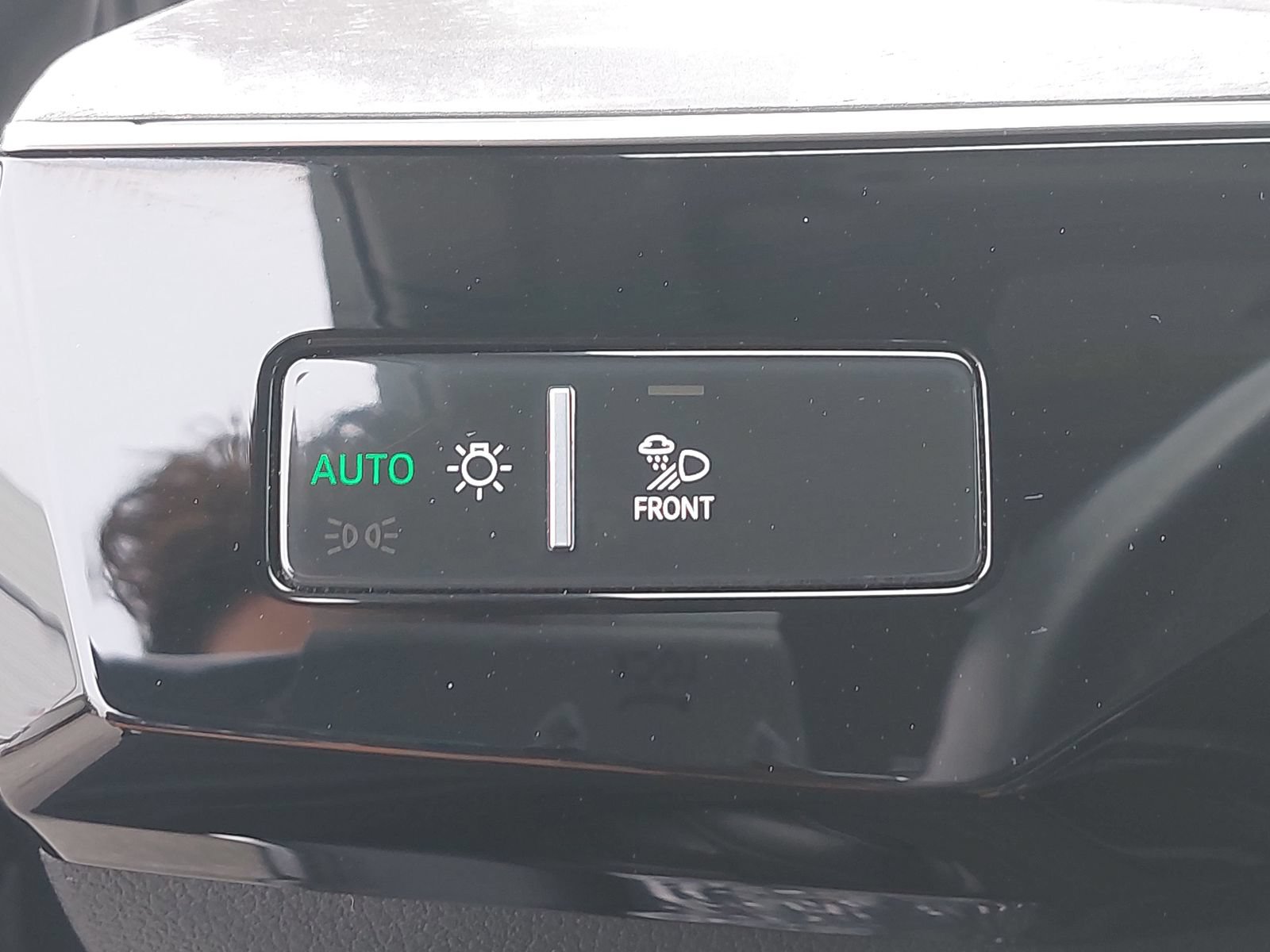 Used 2024 Audi Q8 e-tron Prestige w/ Prestige Package AWD/4WD image 29