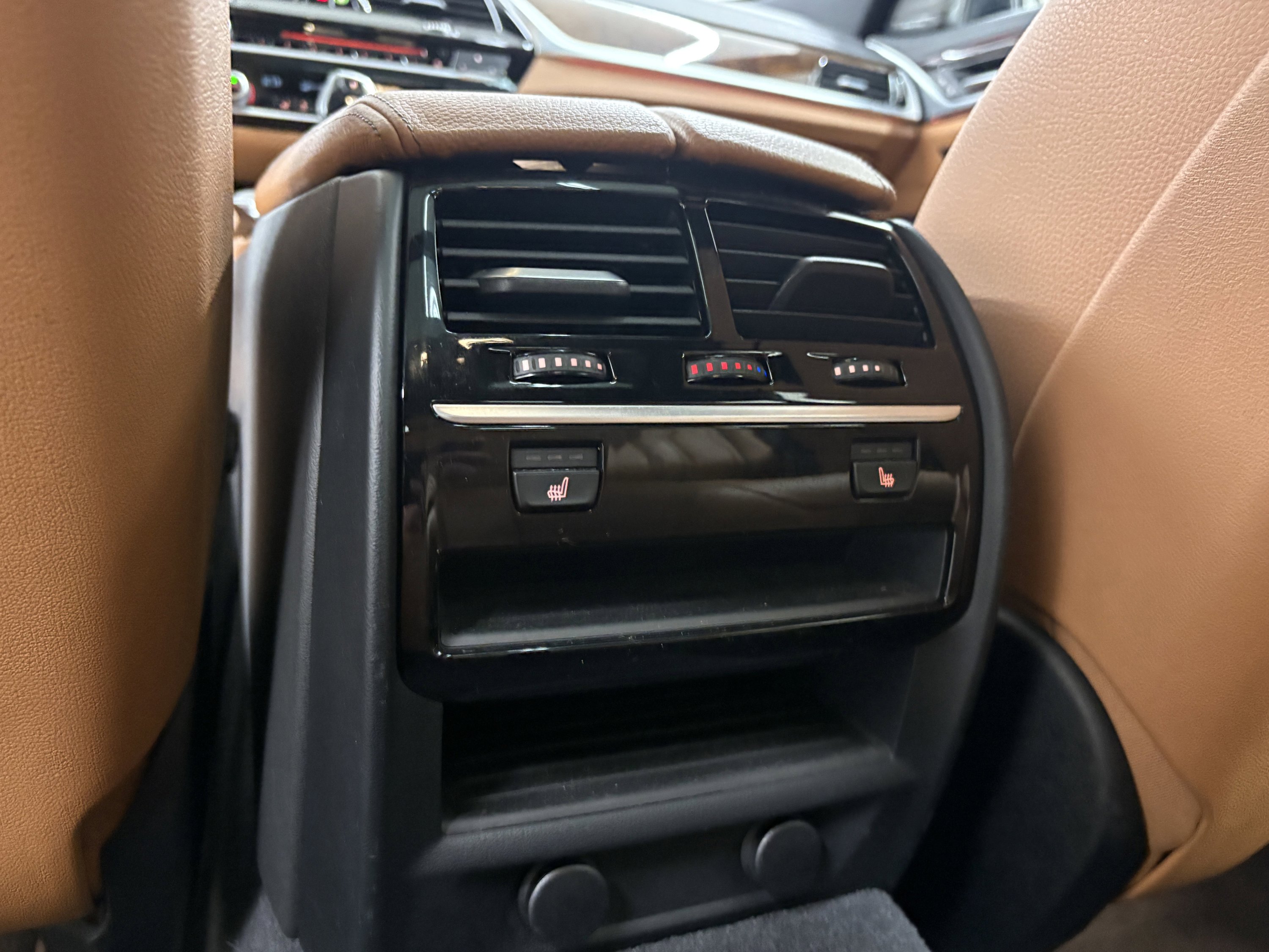 Used 2018 BMW 640i Gran Turismo xDrive image 30