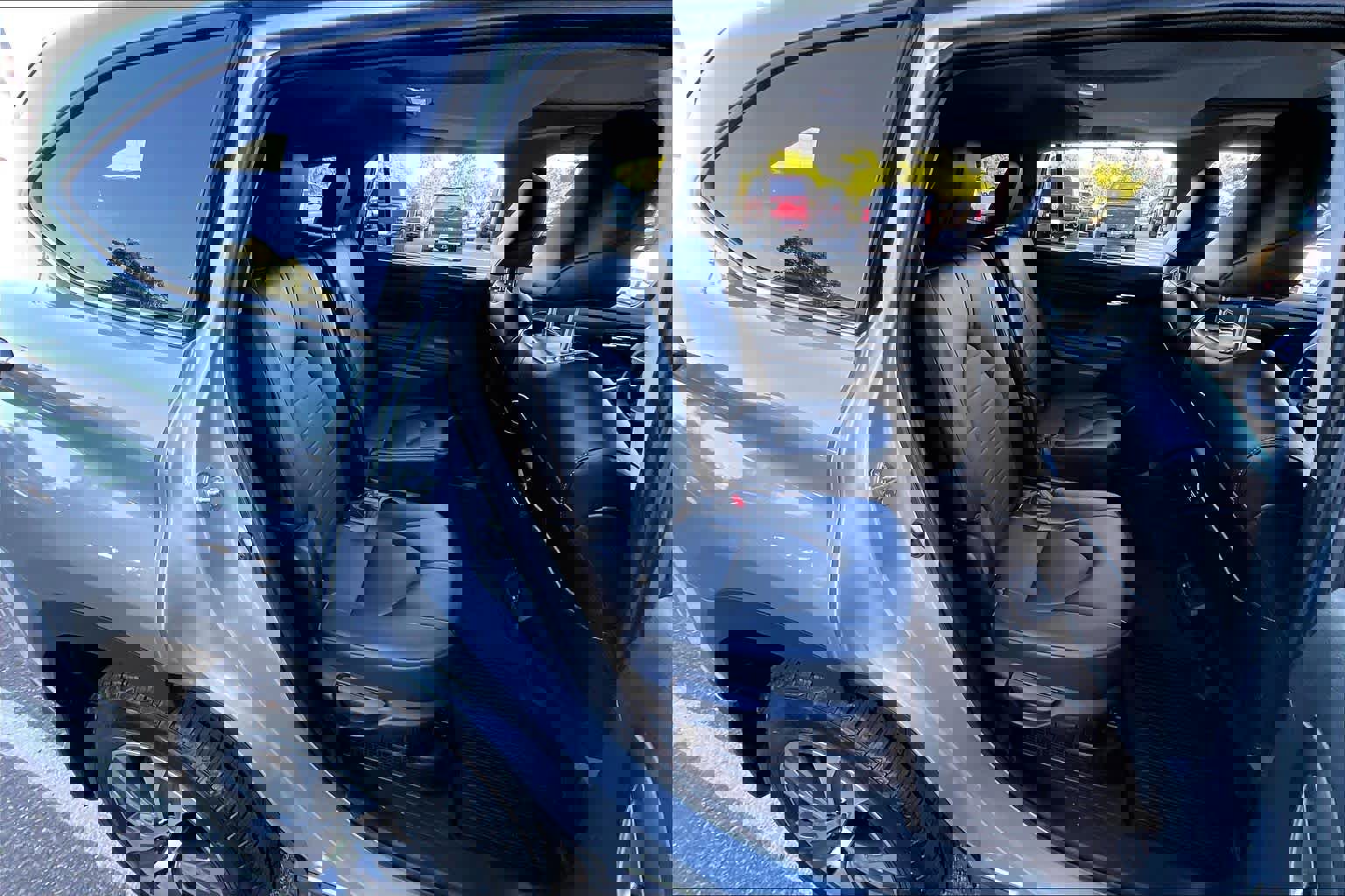 Used 2022 Toyota Highlander XLE image 19