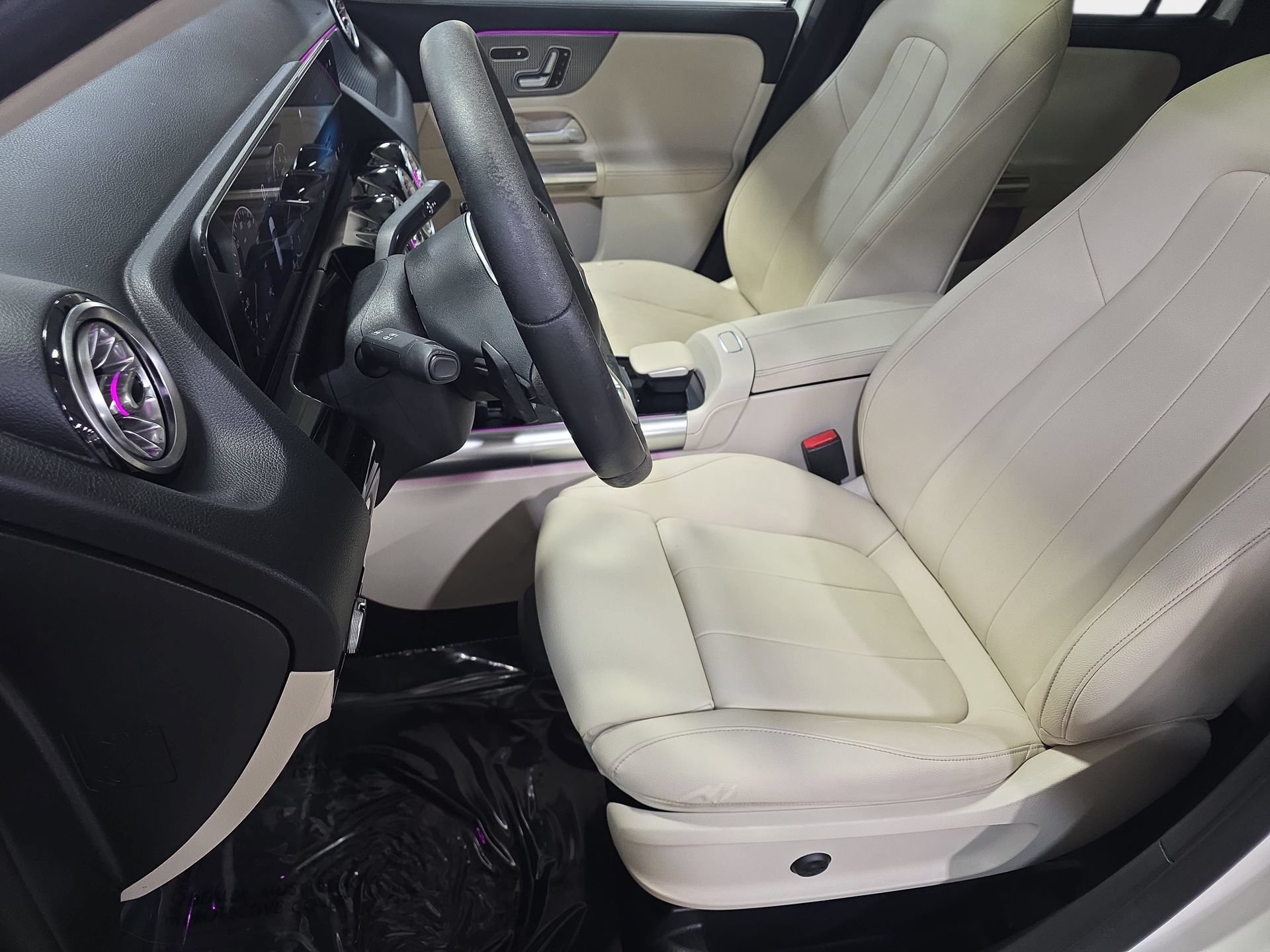 Used 2021 Mercedes-Benz GLA 250 w/ Premium Package image 15