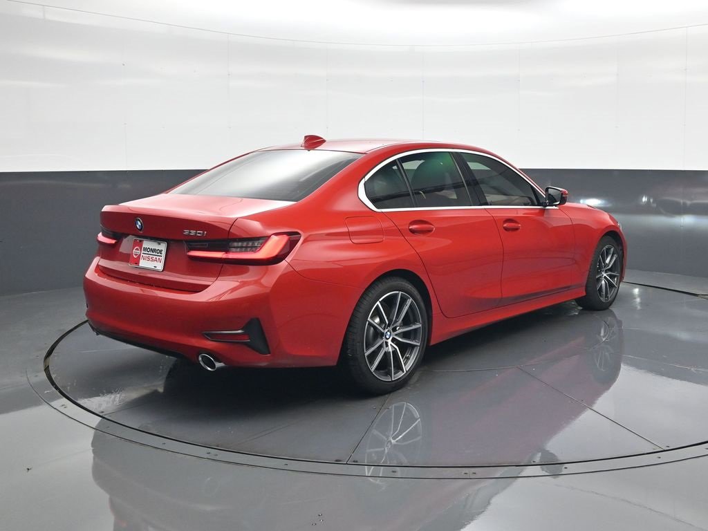 Used 2022 BMW 330i Sedan w/ Premium Package image 7