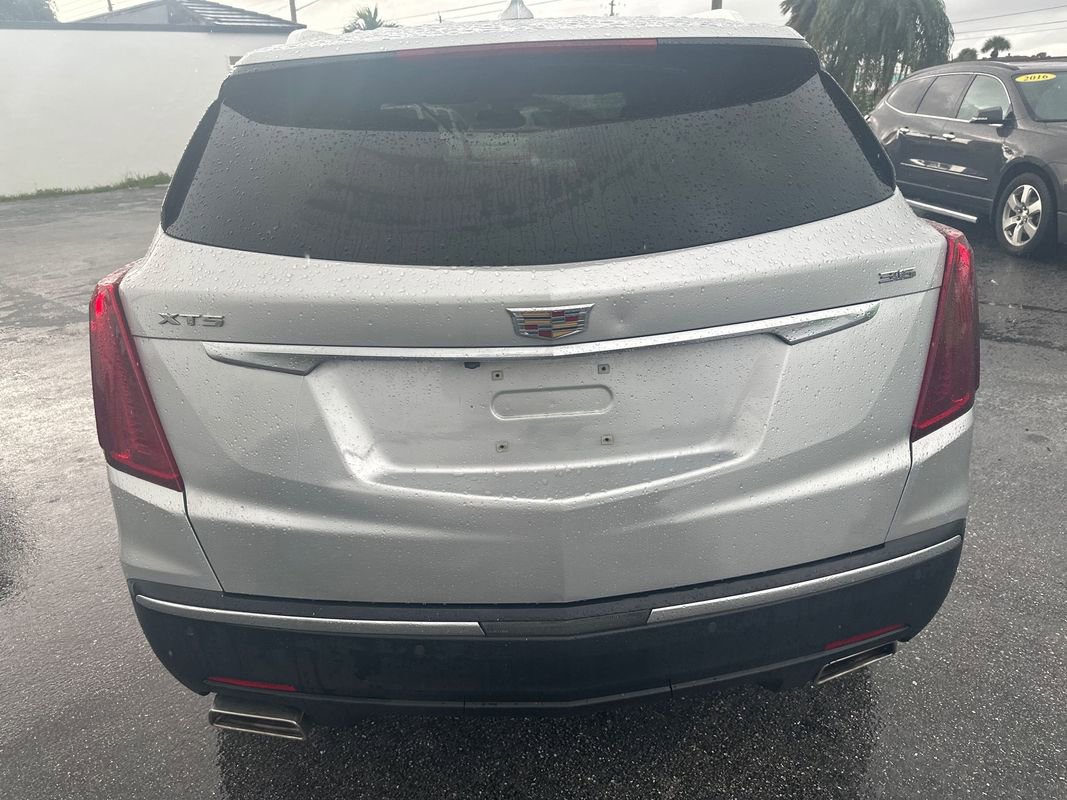 Used 2018 Cadillac XT5 Luxury w/ Driver Awareness Package image 5