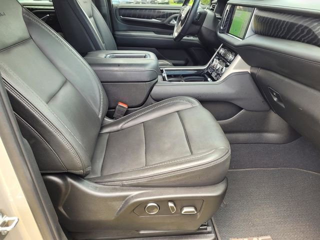 Used 2023 GMC Yukon Denali w/ Advanced Technology Package AWD/4WD image 25
