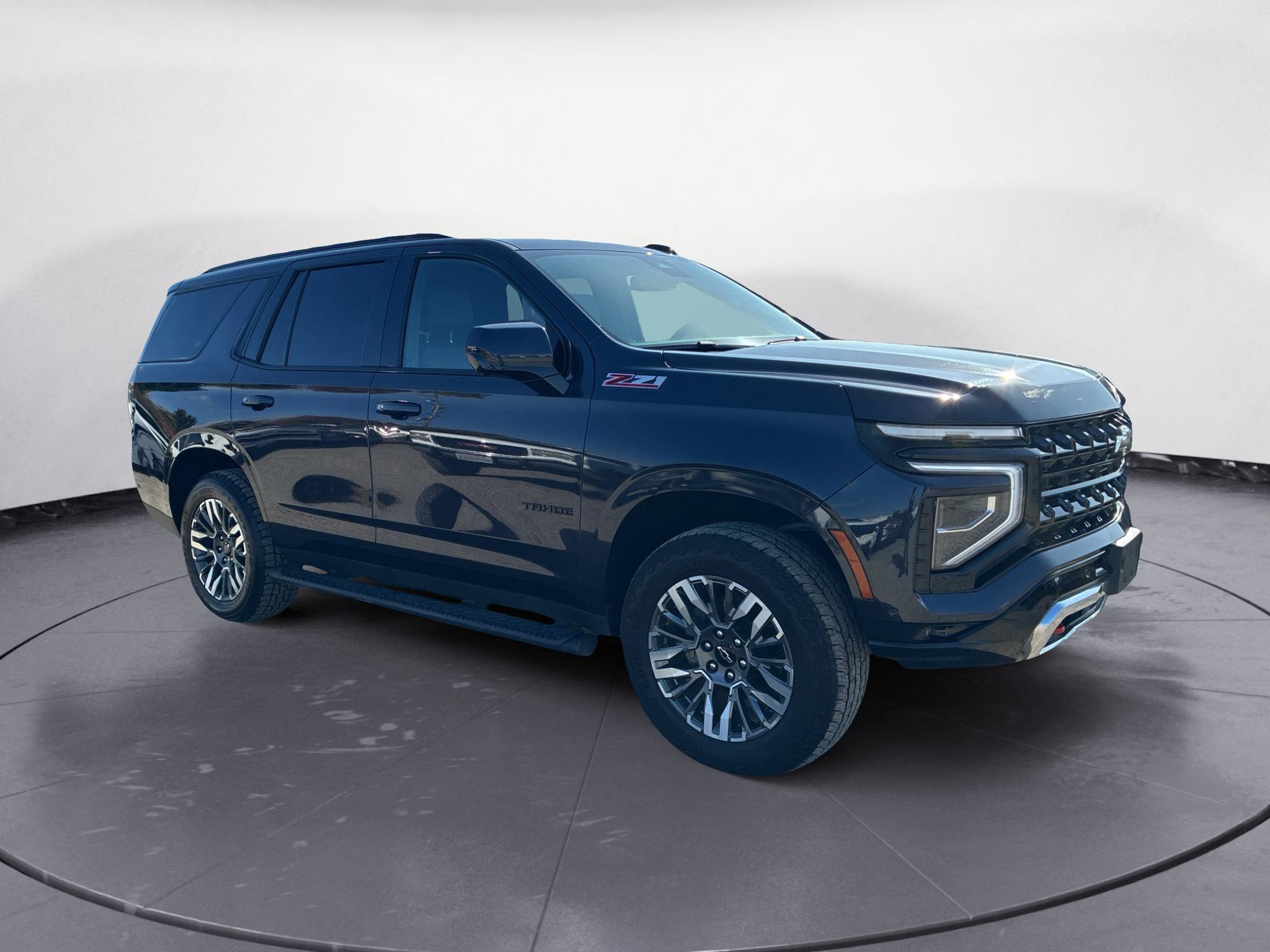 Used 2025 Chevrolet Tahoe Z71 AWD/4WD image 3