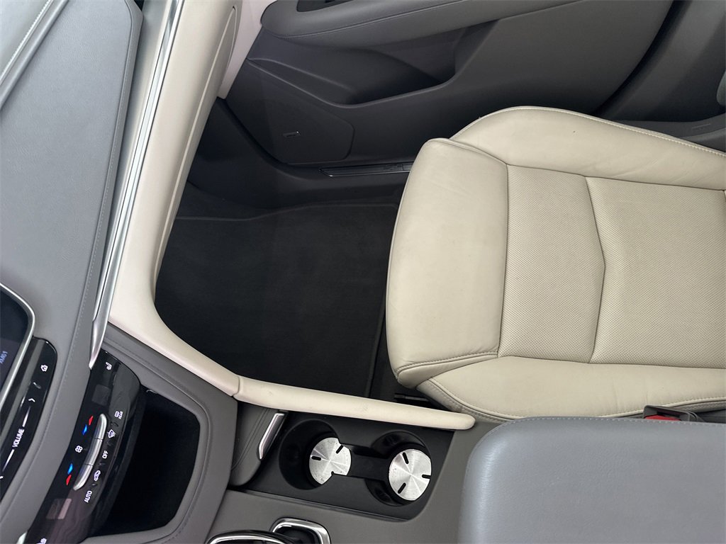 Used 2017 Cadillac XT5 Luxury w/ Driver Awareness Package image 22