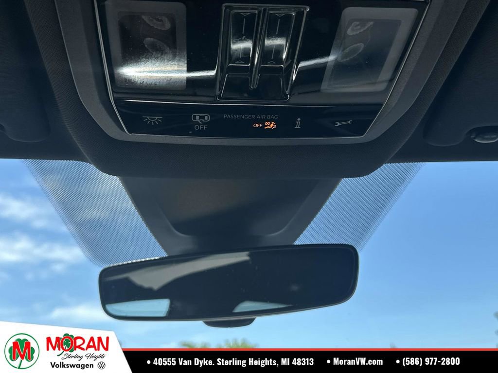 Used 2025 Volkswagen Atlas Cross Sport SEL Premium R-Line AWD/4WD image 33