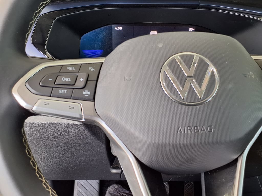 Used 2022 Volkswagen Taos SE FWD image 25