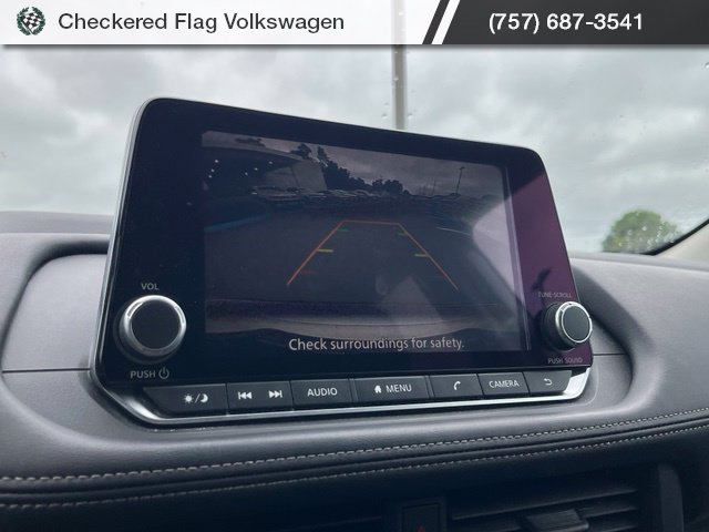 Used 2024 Nissan Rogue S AWD/4WD image 38