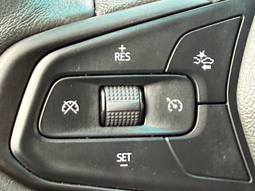 Used 2023 Chevrolet Bolt LT w/ Infotainment Package FWD image 20