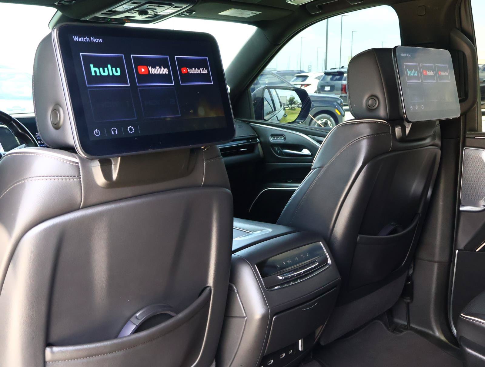 Used 2024 Cadillac Escalade Sport w/ LPO, ONYX Package AWD/4WD image 19