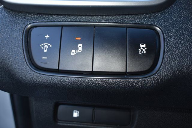 Used 2019 Kia Sorento LX image 16