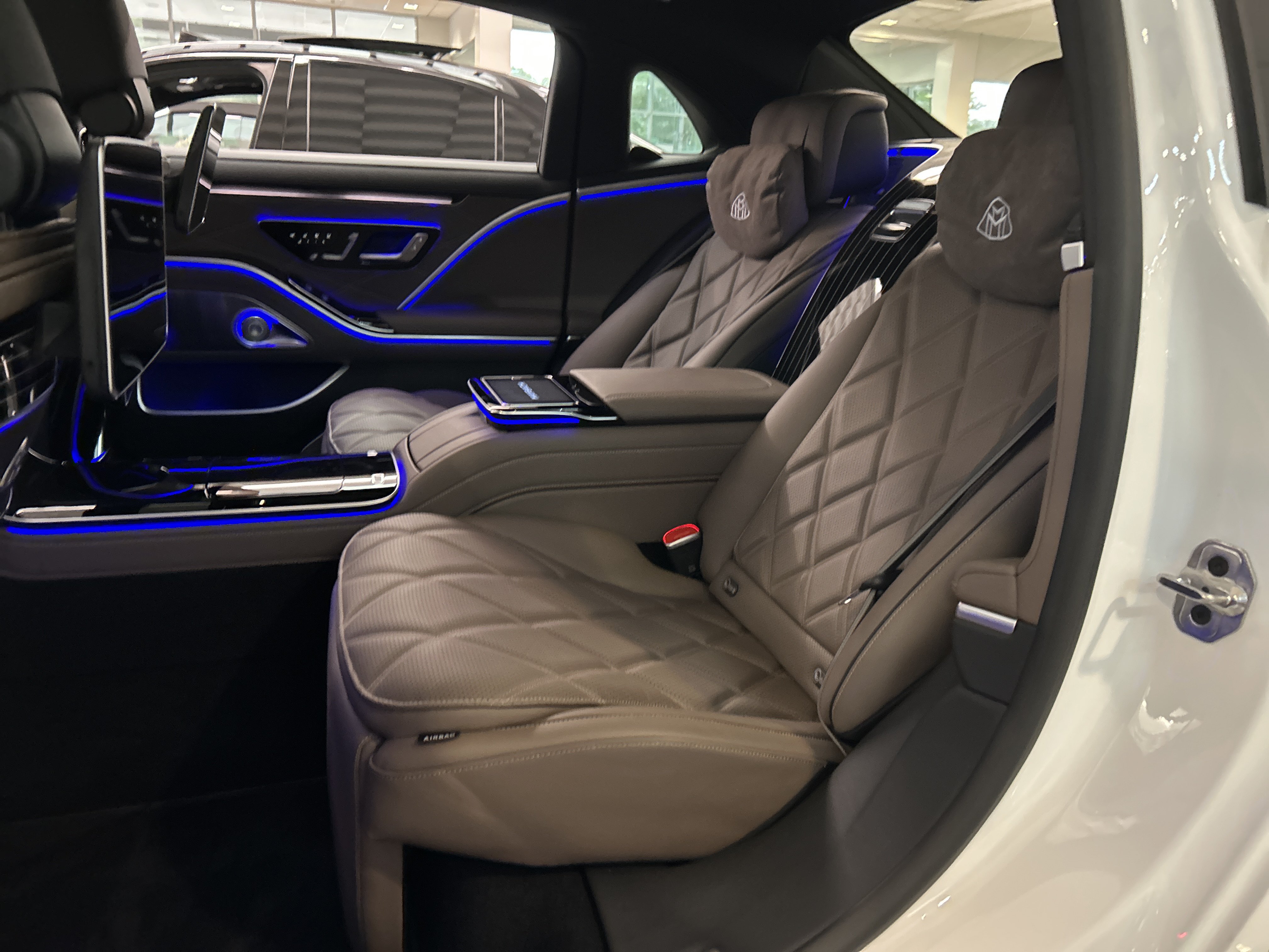 Certified 2024 Mercedes-Benz Maybach S 580 4MATIC image 39