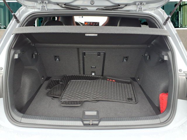 Certified 2025 Volkswagen GTI SE FWD image 8