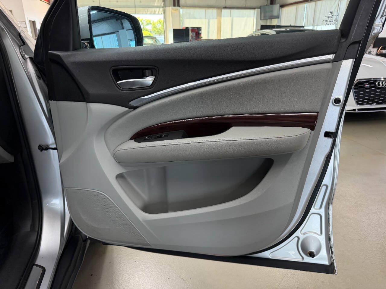 Used 2014 Acura MDX SH-AWD image 17