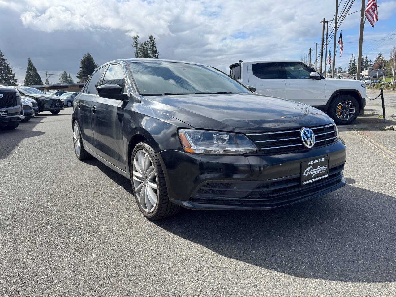 Used 2017 Volkswagen Jetta S image 4