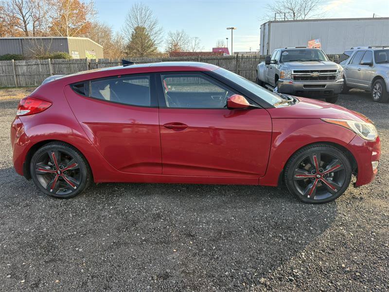 Used 2017 Hyundai Veloster Value Edition image 5