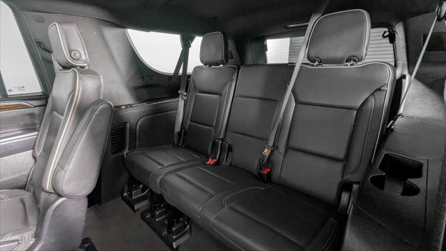Used 2023 Chevrolet Suburban Premier AWD/4WD image 18