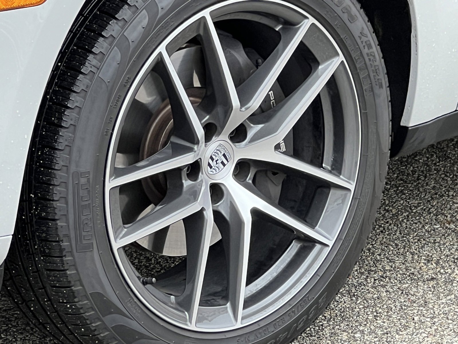 Certified 2025 Porsche Macan image 12