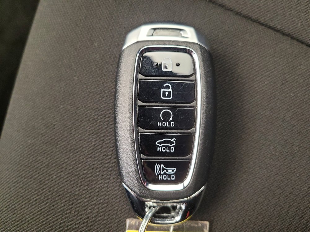 Used 2023 Hyundai Elantra SEL FWD image 32