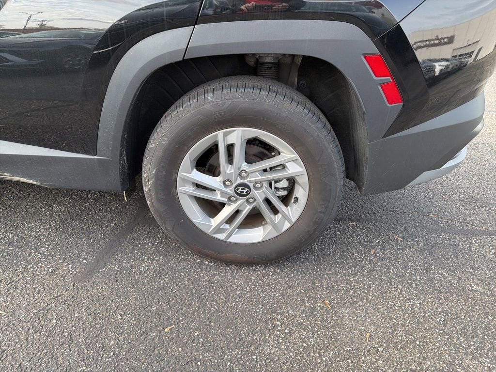 Used 2025 Hyundai Tucson SE image 11