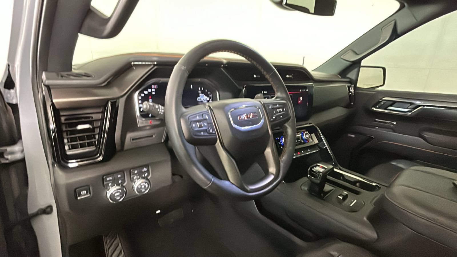 Used 2025 GMC Sierra 1500 AT4 w/ AT4 Preferred Package AWD/4WD image 17